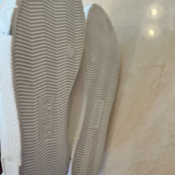 Brand New Women’s size 7 Slip on Sneakers - Picture 2 of 3